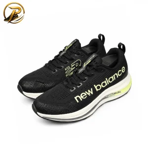 1 کتانی رانینگ نیو بالانس مدل New Balance FuelCell مشکی زرد